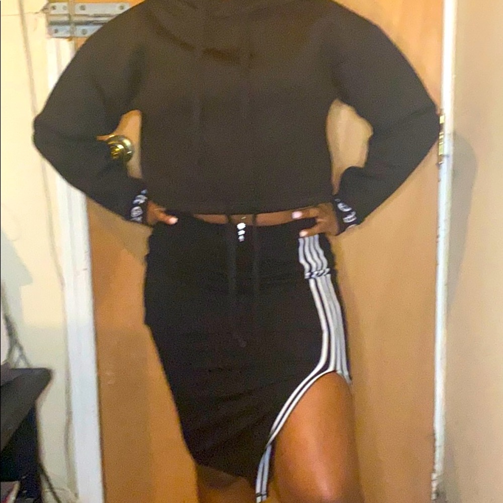 Black skirt sports set with hoodie set